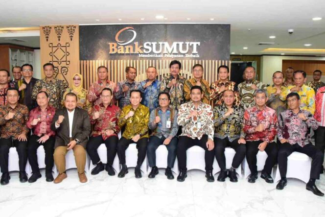 Pj Bupati DS Hadiri RUPS PT Bank Sumut