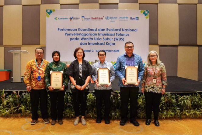 Dinkes Deliserdang Raih Penghargaan Capaian Imunisasi Tertinggi