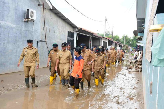 Pj Bupati DS Tinjau Situasi & Kondisi Pascabanjir di Perumahan Villa Patumbak Permai