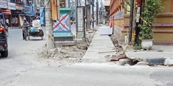 Soal Proyek Drainase Rp. 3,6 M di Simpang Jalan Teuku Umar Medan Polonia Diduga Dikerjakan Asal Jadi, Pengamat Anggaran : Sangat Mengherankan Sikap Walikota Lunak Kepada Kontraktor