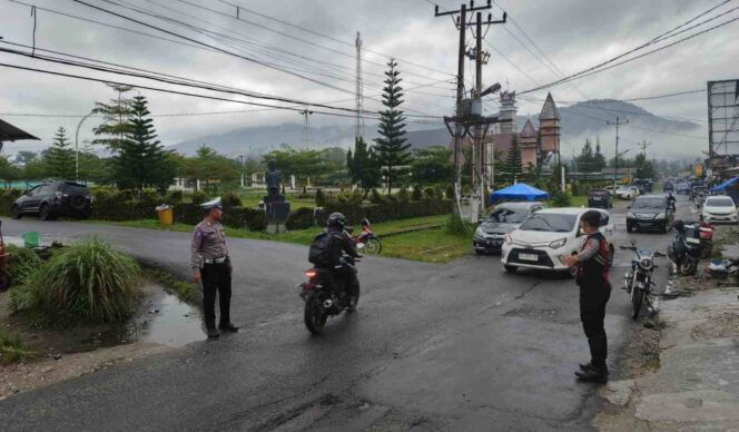 Ciptakan Ramadhan Suci 1446 H / 2025 M, Polres Pakpak Bharat Hadir di Tengah Masyarakat Walau Cuaca Tidak Mendukung