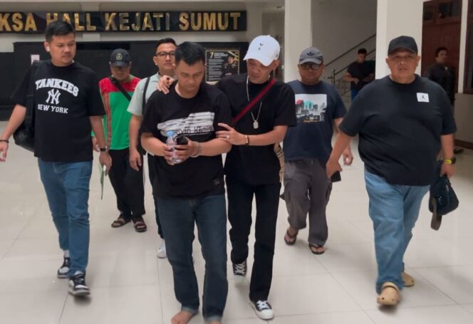 Sempat Melakukan Perlawanan, Tim Tabur Kejati Sumut Amankan Noakhi Bulolo