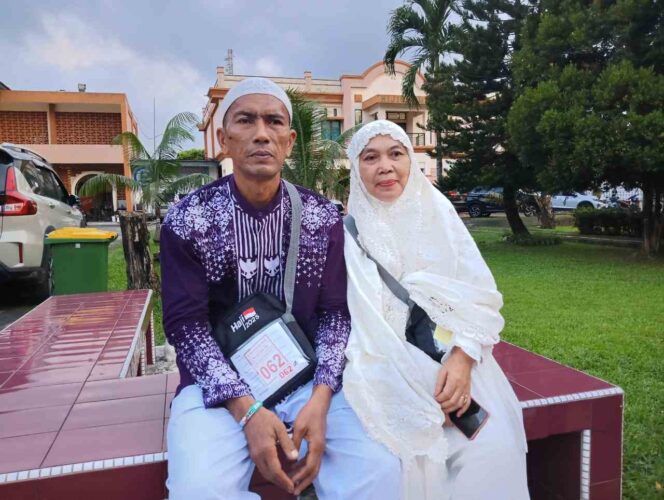 Ini Kisah Pasutri Asal Sergai Penjual Pisang Goreng Naik Haji