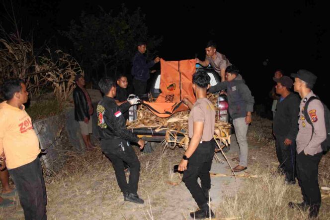 Sat Reskrim Polres Samosir Lakukan Olah TKP Penemuan Mayat Wanita di Dalam Tugu