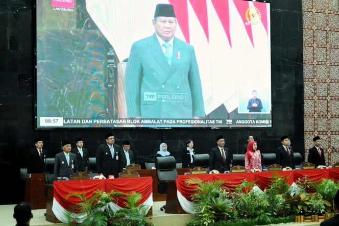 Gubernur dan Wagub Sumut Dengarkan Pidato Kenegaraan Presiden RI dalam Rangka HUT ke-80 RI